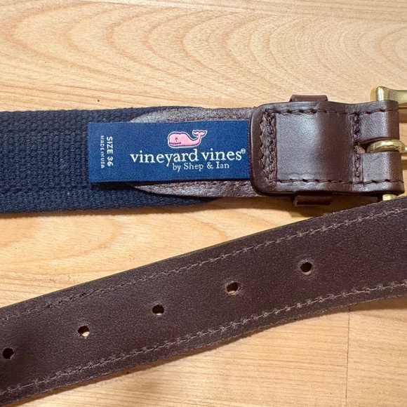 Vineyard Vines Leather Belt – Size 26 – 100% Cowhide Leather – Like New - Picture 7 of 9